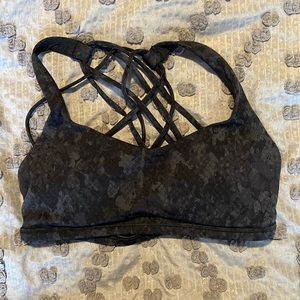 Lululemon Free to Be Bra SIZE 4